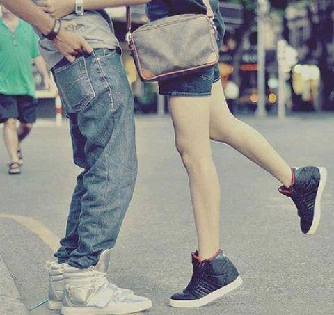 Hãy Lợi Dụng Anh