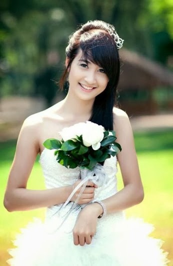 Tiếu thư hăng hái làm dâu nhà quê